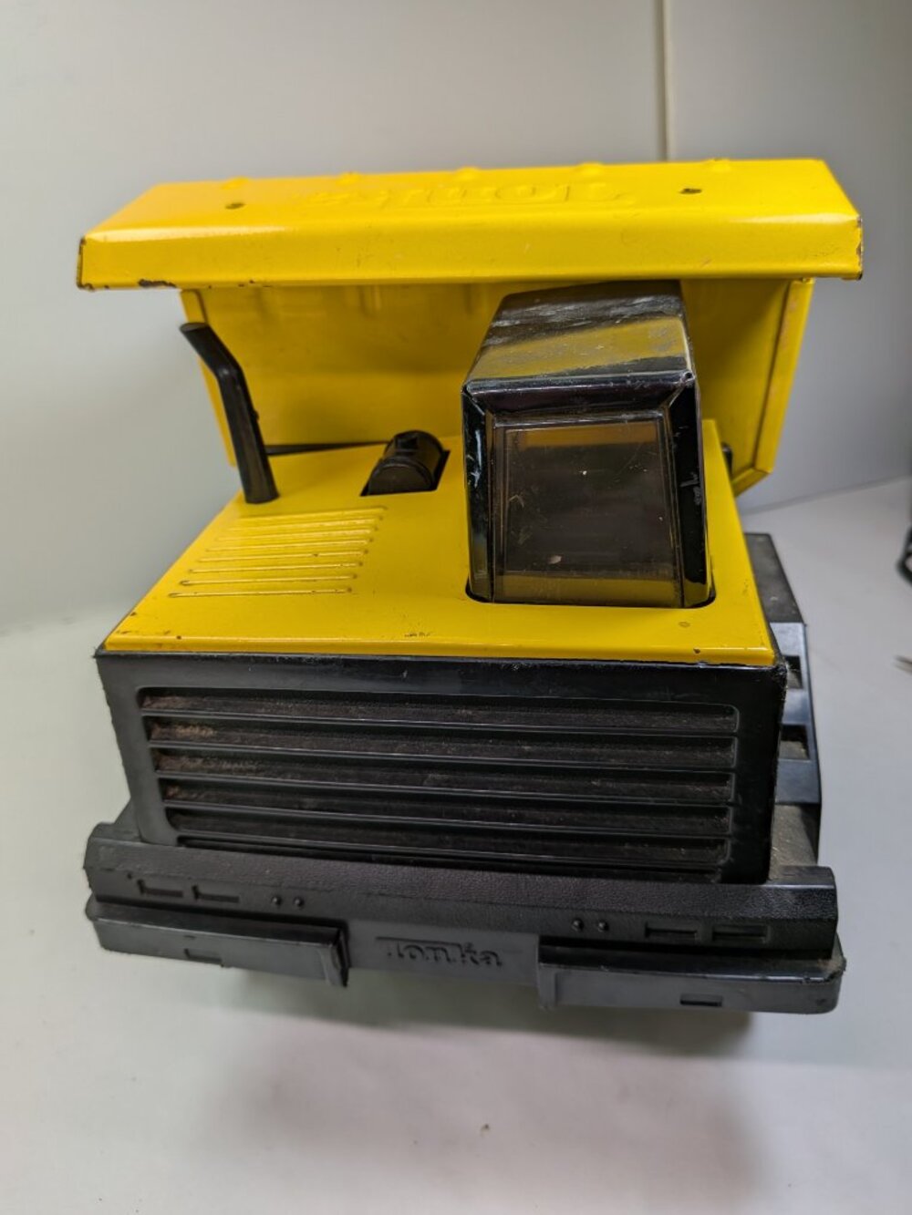 Vintage Tonka Mighty Dump Truck #768 Yellow Pressed Steel Plastic Chassis 90s - Picture 4 of 17
